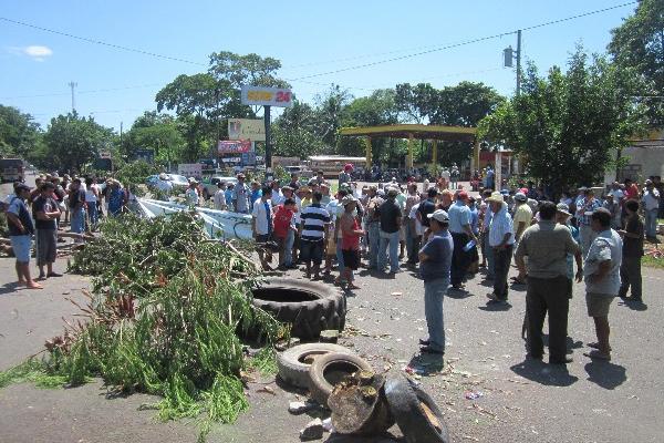 Bloqueo en el km  144 de la ruta CA-2 oriente