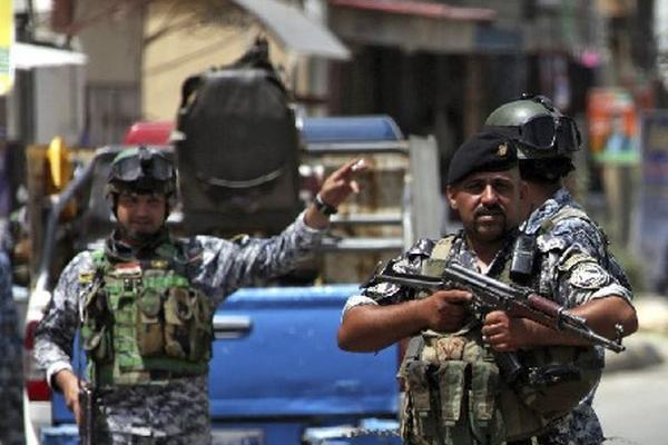 Refuerzo de seguridad en la capital iraquí. (Foto Prensa Libre: EFE)