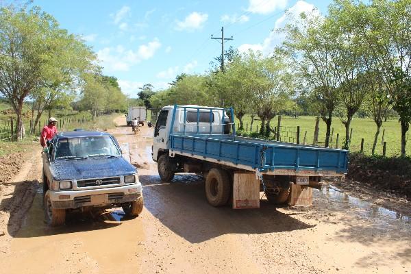 Este tramo carretero es importante para la agricultura y la ganadería de la región.