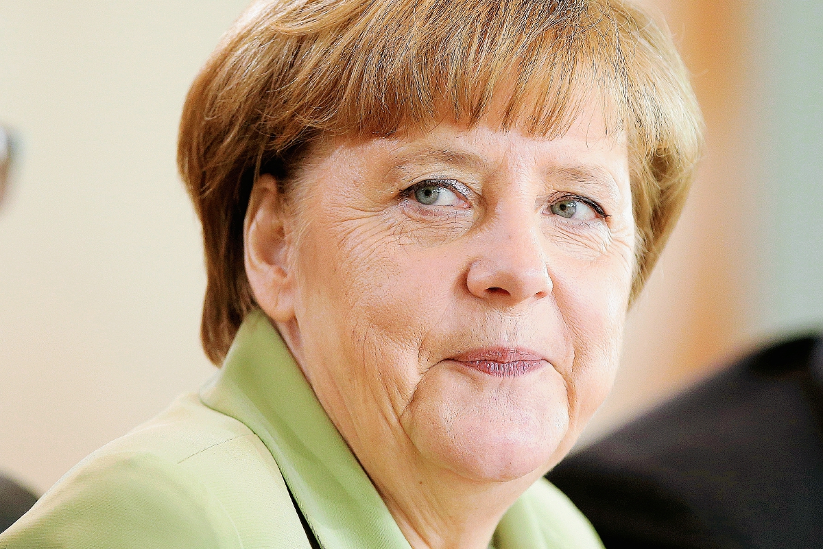 La canciller alemana Angela Merkel ha sido criticada en las redes sociales por este caso. (Foto Prensa Libre: AP).