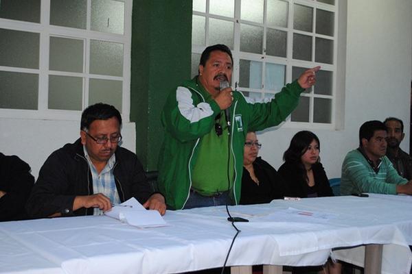 Rodolfo Castañon se muestra satisfecho con la alianza política con el partido Lider (Foto Prensa Libre: Aroldo Marroquín)