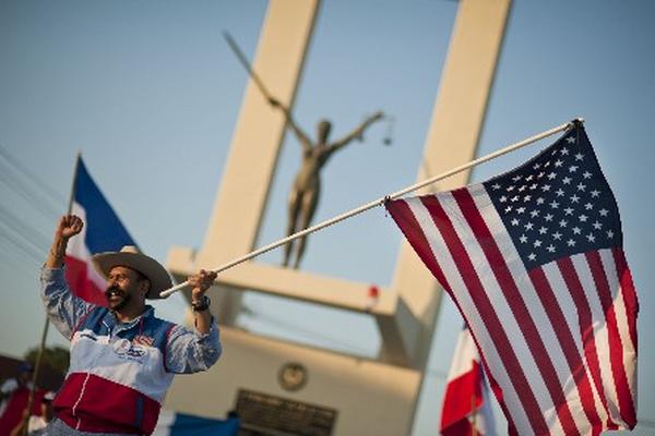 Los salvadoreños radicados en Estados Unidos han podido emitir su voto. (Foto Prensa Libre:AFP)<br _mce_bogus="1"/>