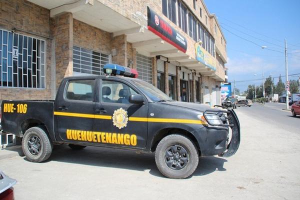 Autopatrullas de Huehuetenango se quedan estacionados por falta de gasolina. (Foto Prensa Libre: Mike Castillo)