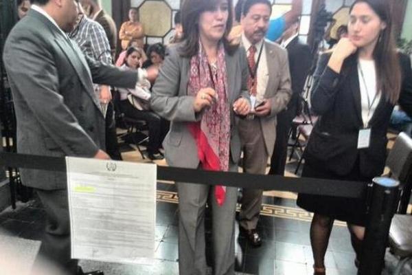 La Comisión de Postulación de la Salas de Apelaciones cerró a las 16 horas las puertas para recibir expedientes. (Foto Prensa Libre: Claudia Palma)<br _mce_bogus="1"/>