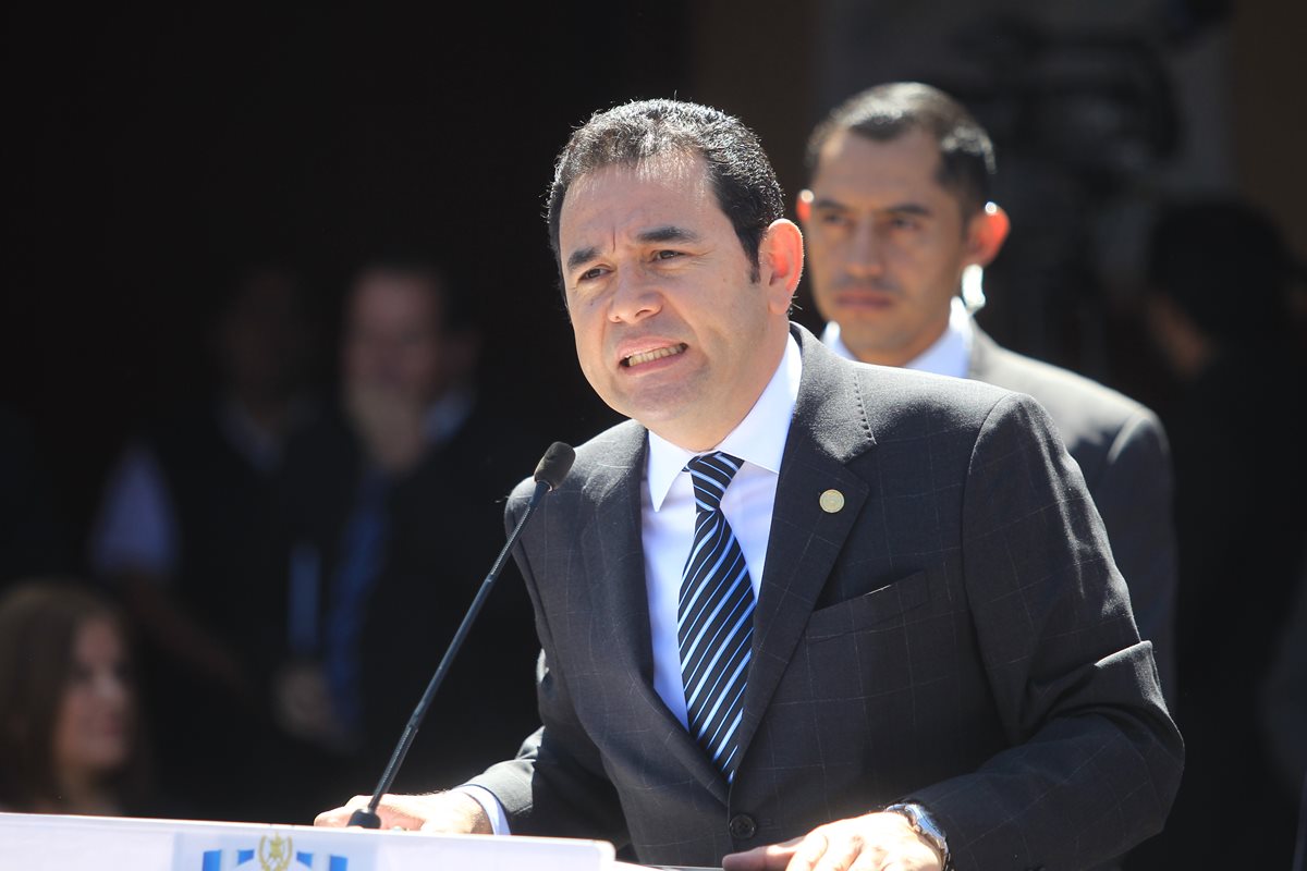 En redes sociales el presidente Jimmy Morales rechaza críticas a sus acciones al frente del Gobierno. (Foto Prensa Libre: Hemeroteca PL)