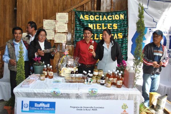 La entrega del apoyo se llevó a cabo en la cabecera marquense.