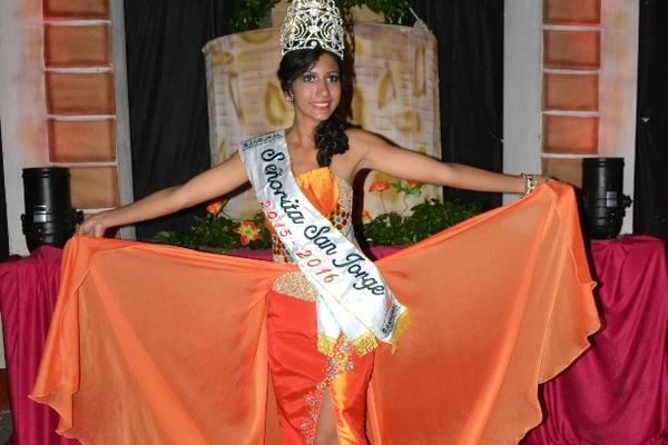 Kerlyn Salguero es la primera Señorita San Jorge. (Foto Prensa Libre: Víctor Gómez)