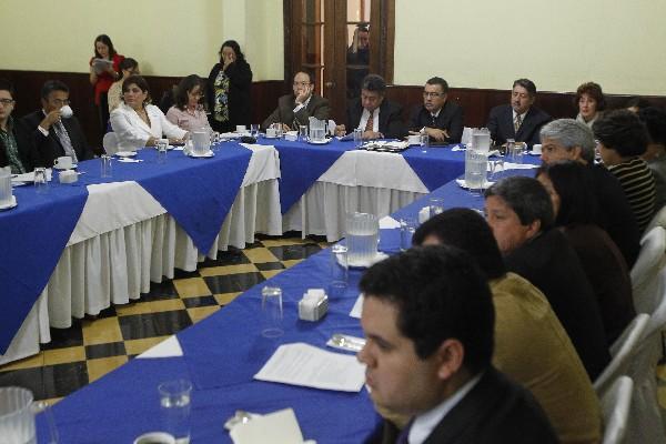 Grupos exponen apoyo a comisiones.