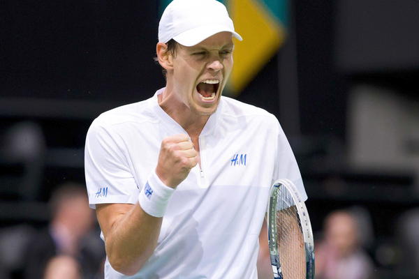 Berdych celebra efusivamente tras avanzar a la gran final. (Foto Prensa Libre: AP)