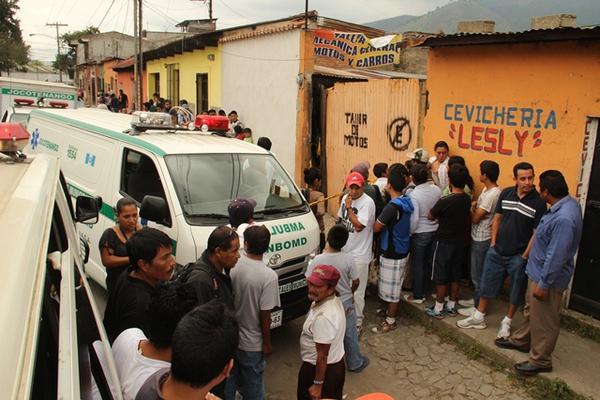 Crimen fue cometido en la Calle Ancha de Los Herreros, en Antigua Guatemala. (Foto Prensa Libre: Miguel López)<br _mce_bogus="1"/>