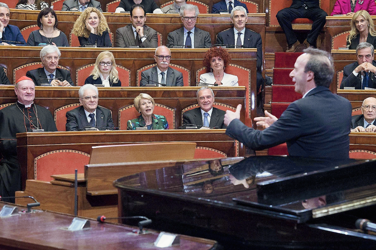 El  Senado  italiano aprueba la nueva ley electoral propuesta por el Gobierno de Matteo Renzi.(Foto Prensa Libre:AFP)