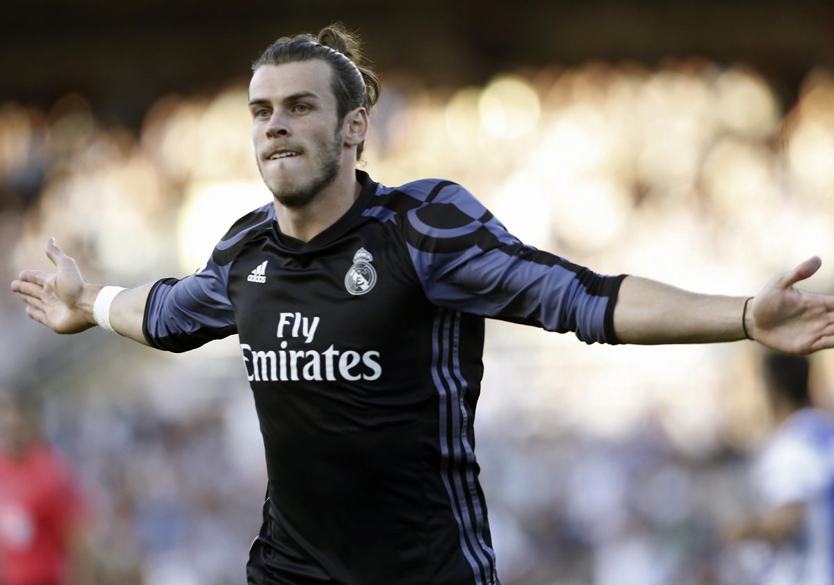 Gareth Bale fue la gran figura del Real Madrid, en el estadio Anoeta, al marcar un doblete (Foto Prensa Libre: AP)