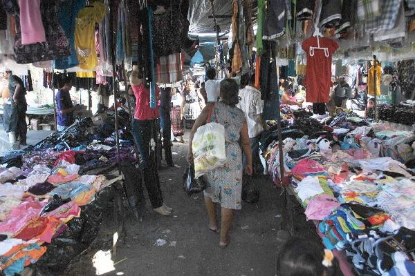 Inquilinos del mercado de Tiquisate dicen que en ese lugar operan  grupos de delincuentes.