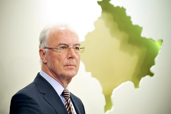 Beckenbauer fue suspendido por la máxima autoridad del fútbol mundial. (Foto Prensa Libre: AFP)