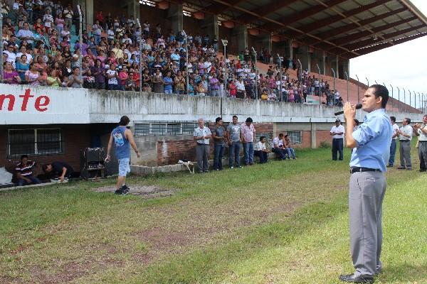 dirigente de  Steg    anuncia postura.