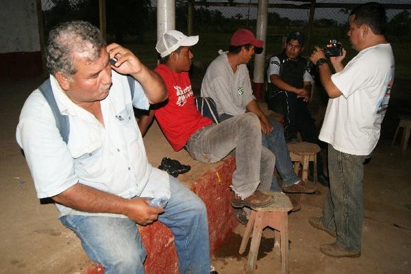 Tres de los trabajadores liberados.