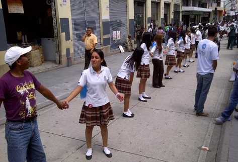 Caminata de la por la paz en la 6 avenida de la zona 1. (Foto Prensa Libre: Erick Ávila)