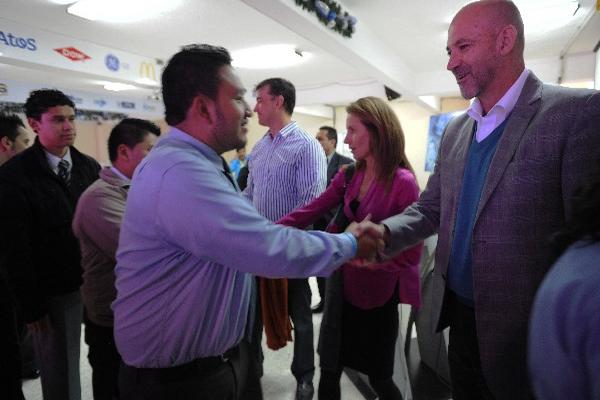 El dirigente llegó ayer a la sede del COG. (Foto Prensa Libre: Francisco Sánchez)