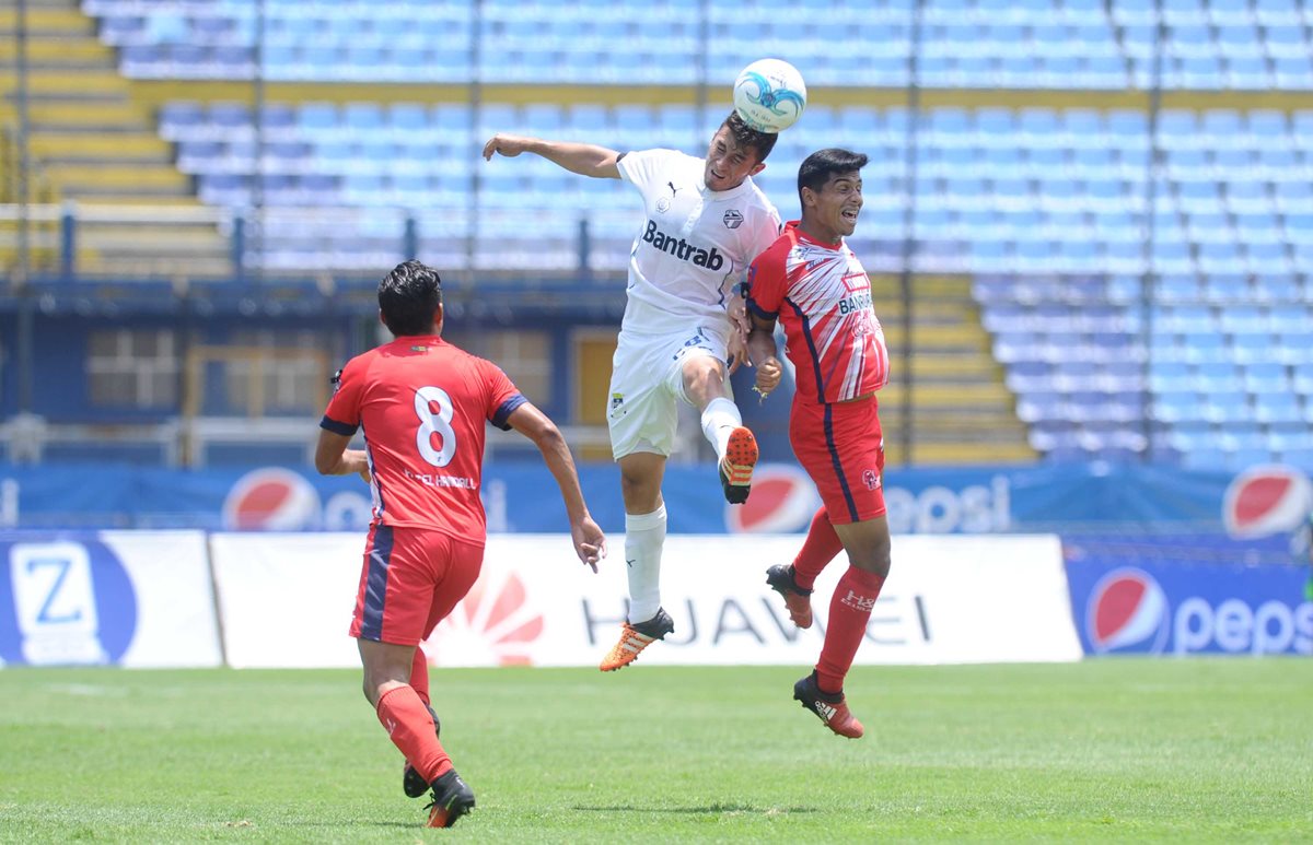 Comunicaciones y Malacateco disputaron un cerrado encuentro que terminó empatado sin goles. (Foto Prensa Libre: Francisco Sánchez).