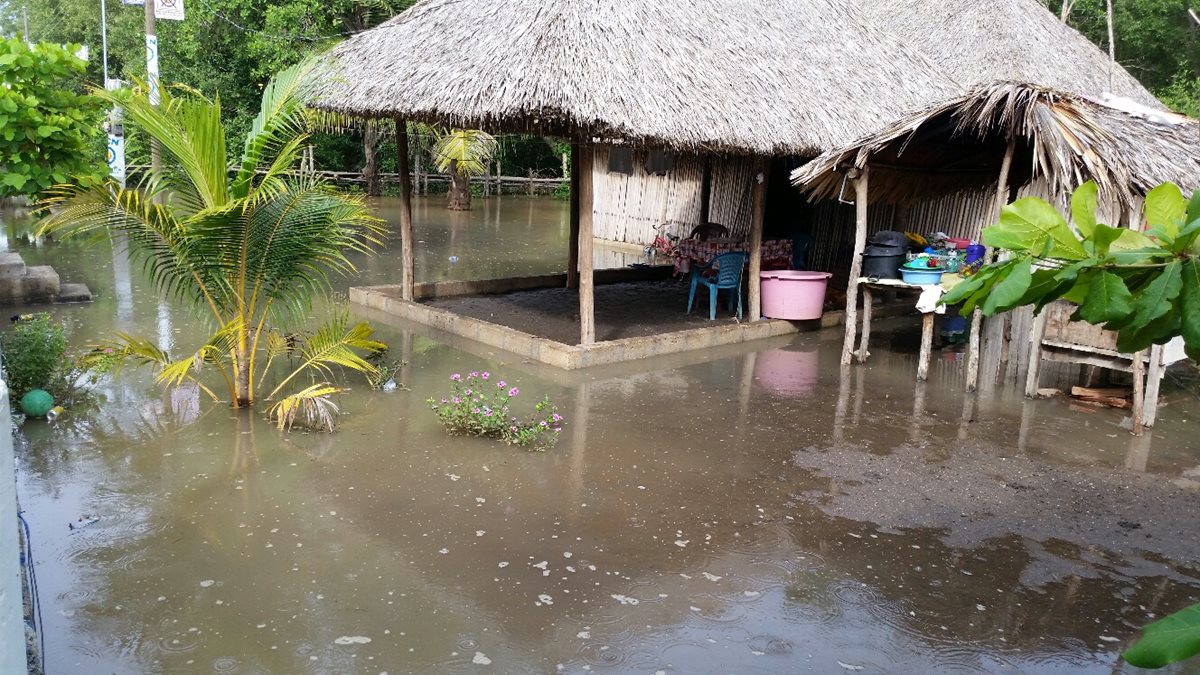 Una de las viviendas afectadas por las inundaciones en La Blanca, San Marcos. (Foto Prensa Libre: Alexánder Coyoy)