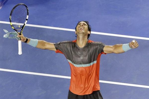 El español Nadal celebra tras mantener el paso firme en tierra australiana. (Foto Prensa Libre: EFE)