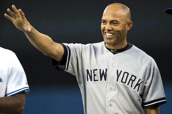 Mariano Rivera, de los Yanquis, ha recibido una gran cantidad de premios, en su larga despedida. (Foto Prensa Libre: AP)