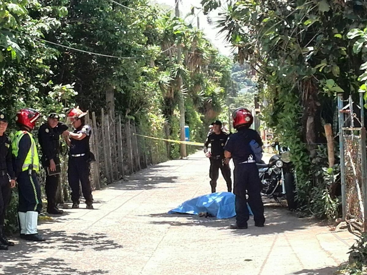 El cobrador Juan José Pop Putul murió baleado en la 6a. avenida y 1a. calle zona 3 de la aldea El Porvenir, Villa Canales. Foto Prensa Libre. E. Paredes.