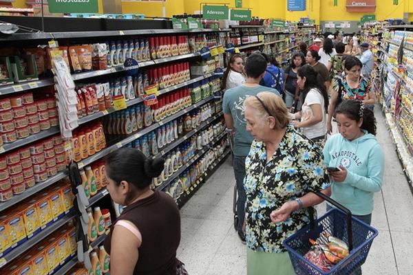 El sector comercio reportó masiva afluencia por festividades de fin de año. (Foto Prensa Libre: Hemeroteca PL)