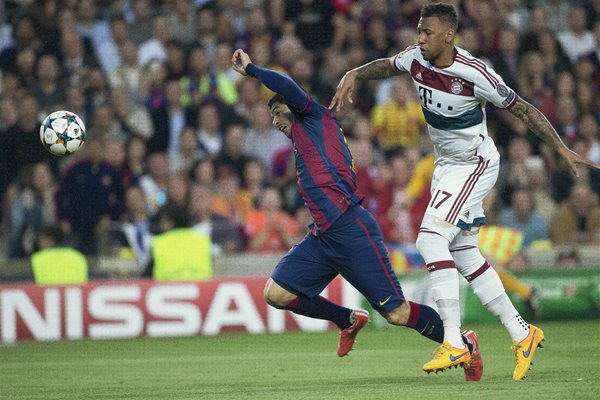 Jerome Boateng, en acción durante el partido. (Foto Prensa Libre: EFE).