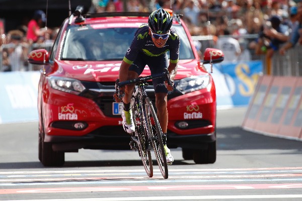 Nairo Quintana tomó el liderato de Giro a dos etapas del final de la competencia. (Foto Prensa Libre: AFP).