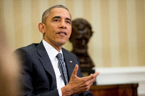 Barack Obama dice que Donald Trump inquieta al mundo por su “ignorancia” en temas globales. (Foto Prensa LIbre:AFP).