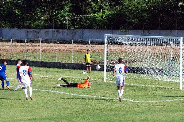 Abel Lemus anotó para la Sub 16 contra Costa Rica en el torneo que los juveniles ganaron en Belice. (Foto Prensa Libre: cortesía FEDEFUT)