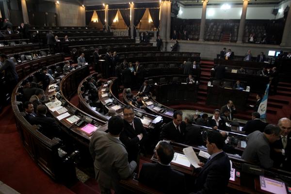 La sesión plenaria en el Congreso se llevó a cabo con la ausencia de 66 diputados este martes. (Foto Prensa Libre: Paulo Raquec)