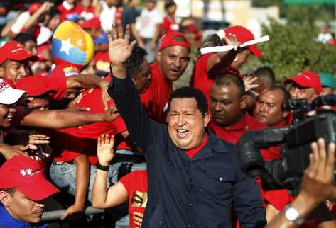 Hugo Chávez, presidente de Venezuela, hace campaña en el Estado de Miranda, con miras a su tercera reelección. (Foto Prensa Libre: EFE)