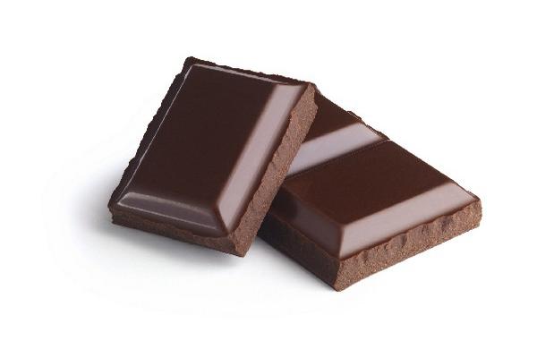 El consumo de chocolate negro previene enfermedades del corazón.