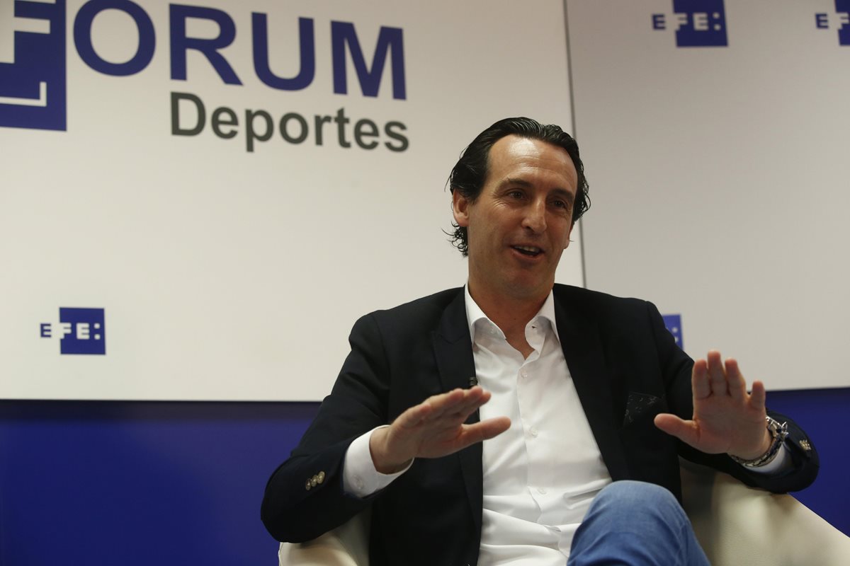 El técnico del Sevilla, Unai Emery durante su participación en el Forum de Efe. (Foto Prensa Libre: EFE)