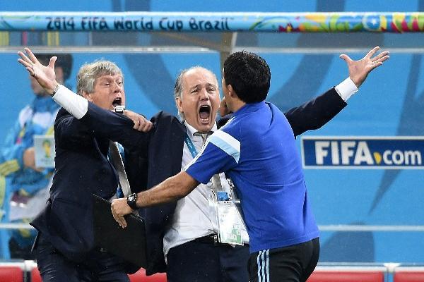 El representante de Alejandro Sabella anunció este viernes que pase lo que pase en la final del Mundial de Brasil 2014, el técnico ya no seguirá en el banquillo de la Albiceleste al finalizar la Copa del Mundo. (Foto Prensa Libre: AFP)