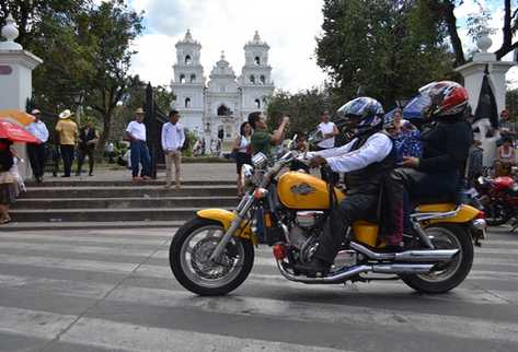 Los primeros motoristas llegaron a Esquipulas antes de las 14 horas. (Foto Prensa Libre: Edwin Paxtor)