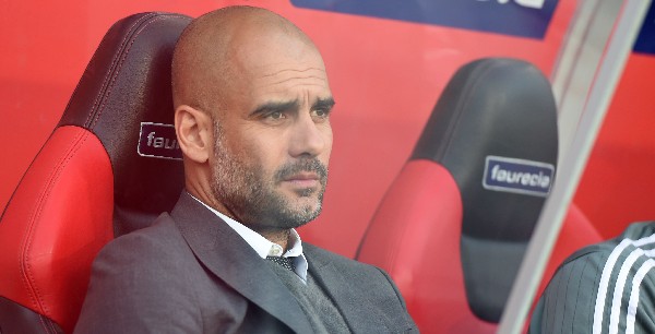 Pep Guardiola dirigirá su último partido mañana contra el Hannover, en la Bundesliga. (Foto Prensa Libre: EFE)