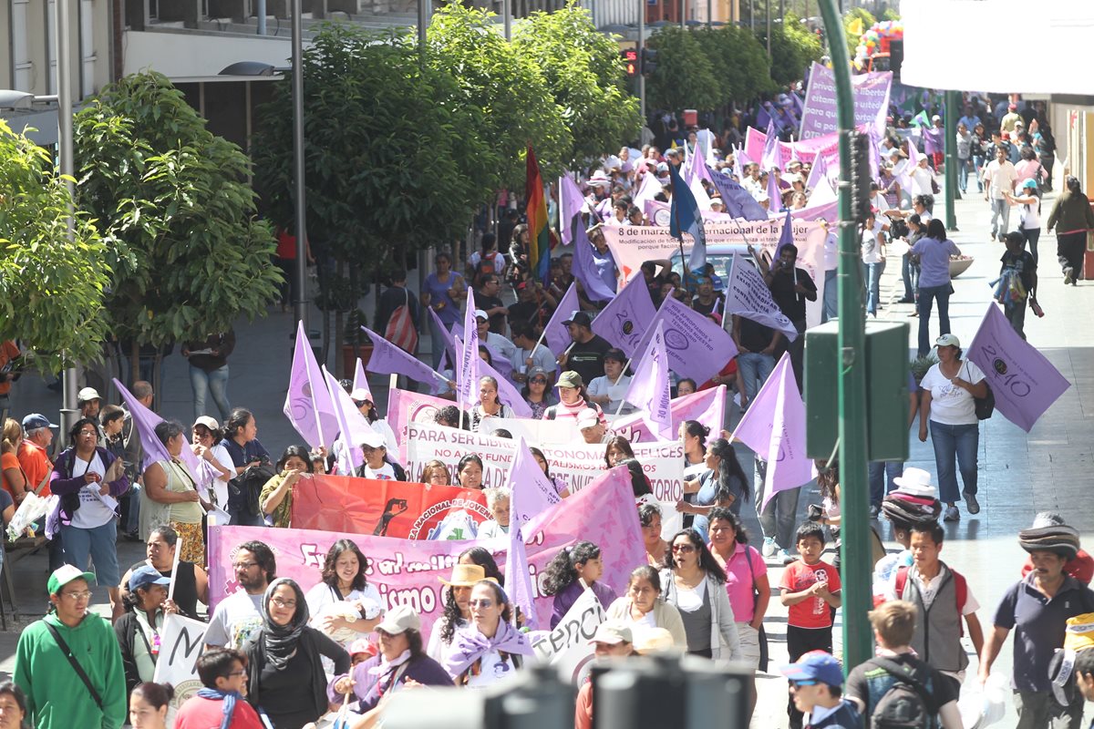 En lo que va de 2016, Fiscalía registra 943 casos de femicidio. (Foto Prensa Libre: Hemeroteca PL)