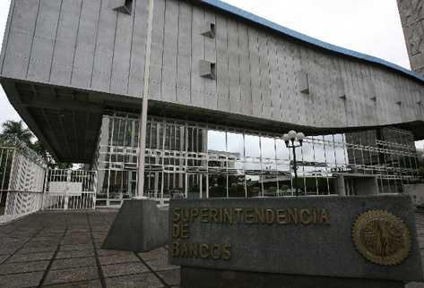 Se pide aclaración a la IVE y que la Asamblea de Colegios Profesionales se pronuncie. (Foto Prensa Libre: Hemeroteca PL)