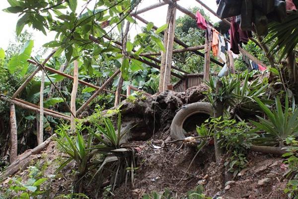 Una vivienda destruida en la aldea El Astillero, San Jerómino, Baja Verapaz. (Foto Prensa Libre: Carlos Grave)