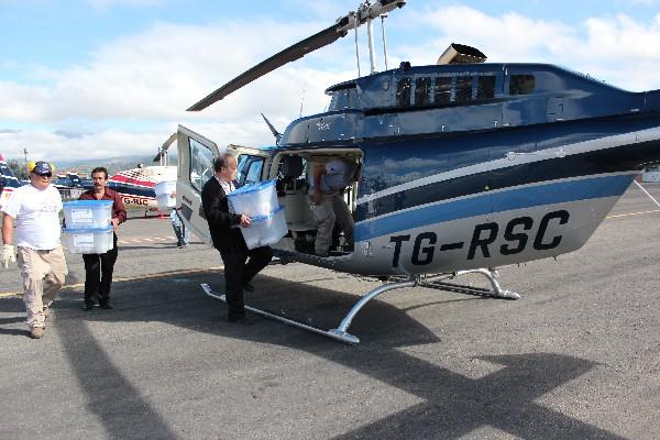 En Huehuetenango, la distribución de papeletas se efectuó en helicópteros.