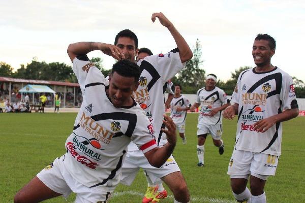 San Francisco venció 2-0 a Coatepeque, en la ida. (Foto Prensa Libre: Rigoberto Escobar)