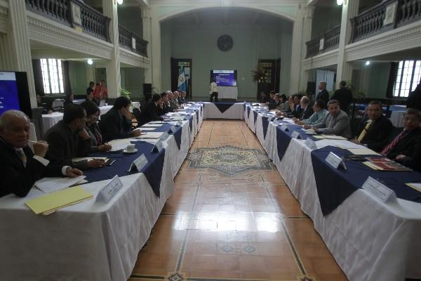 Reunión de la Comisión de postulación para magistrados de la Corte de apelaciones en el Paraninfo universitario, zona 1 (Foto Prensa Libre: Archivo)<br _mce_bogus="1"/>