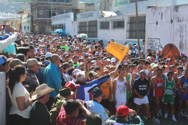 Salida del medio maratón de Totonicapán del 2012. (Édgar Domínguez)<br _mce_bogus="1"/>