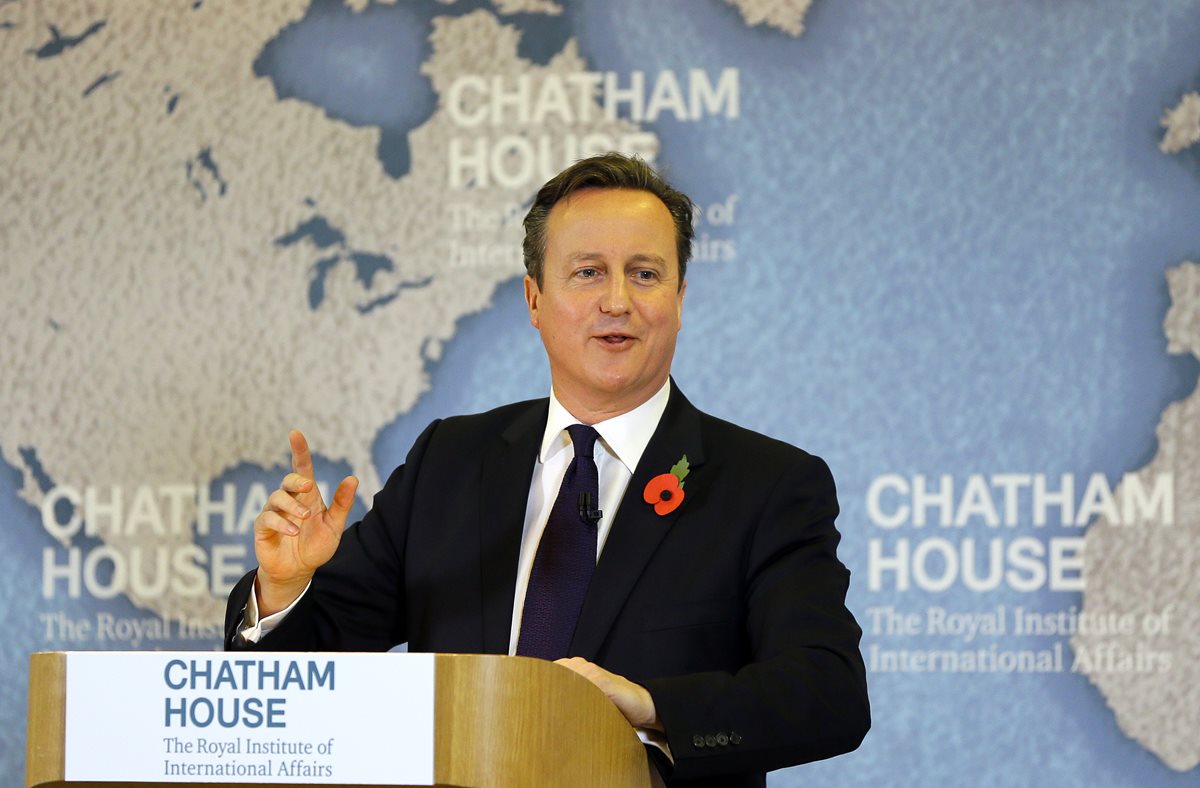 El primer ministro británico, David Cameron pronuncia un discurso sobre la reforma a la Unión Europea y la renegociación con el Reino Unido. (Foto Prensa Libre: AP).