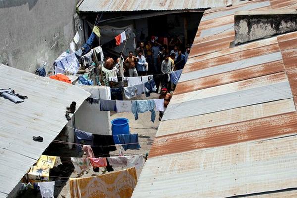 Parte del  sector  cinco del Centro Preventivo para Hombres de Jalapa,  donde dos reos recibieron fuerte golpiza y  uno de ellos murió. (Foto  Prensa Libre: Hugo Oliva)