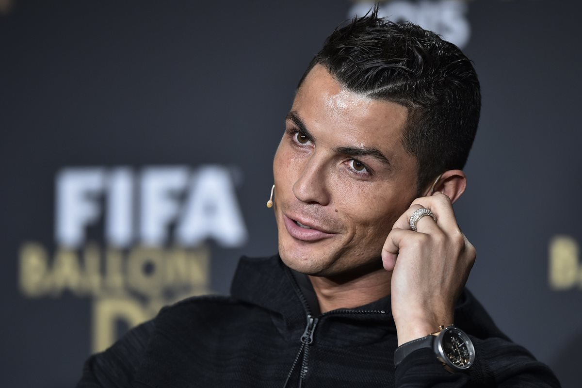 Cristiano Ronaldo admitió que el pie zurdo de Lionel Messi es mejor que el suyo. (Foto Prensa Libre: AFP)