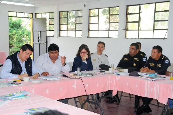 Representantes de diversas entidades participan en    la presentación     del modelo  de gestión  de seguridad  y justicia  con  enfoque  preventivo.